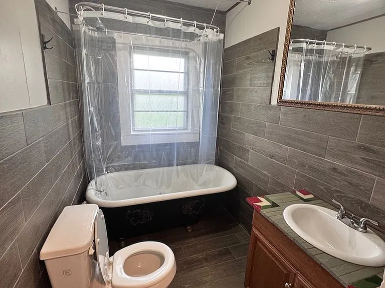 125 Plain St — Photo 7