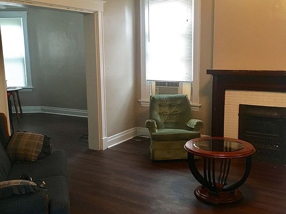 3rd image of 2318 Rohs St