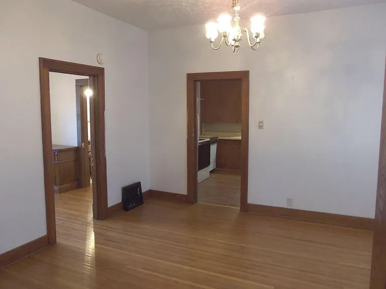 1710 Harwood St — Photo 3