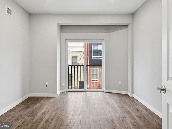 5th image of 1905 E Harold St