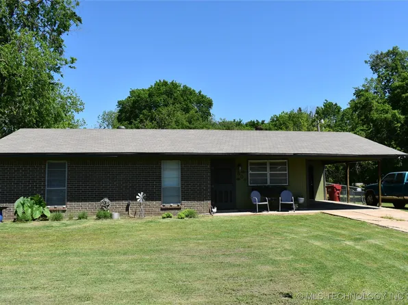 604 W McAlester St, Hugo, OK 74743