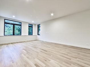 1216 W Huron St #1O2, Chicago, IL 60642