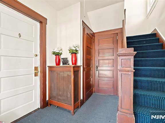 4th image of 230 Teaneck Road