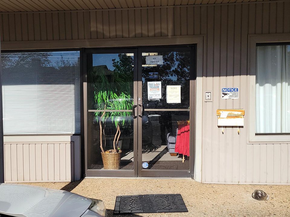 1st image of 406 Edgewood Dr #C