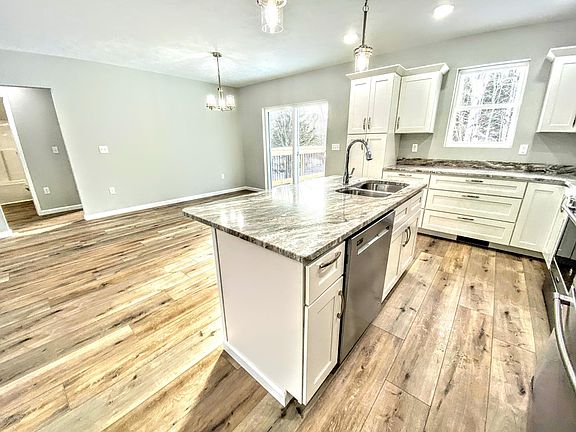 4th image of 21595 University Dr #16