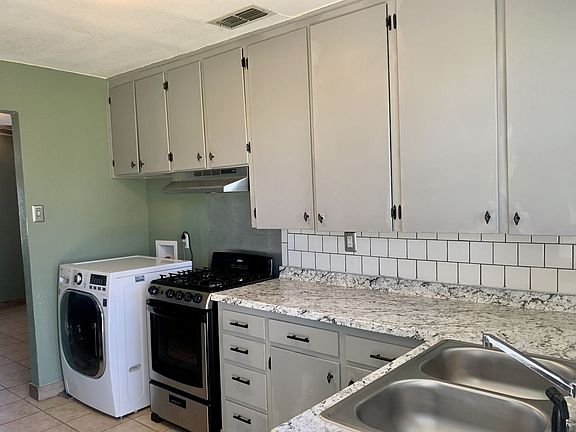 5th image of 212 E Valley Rd #B