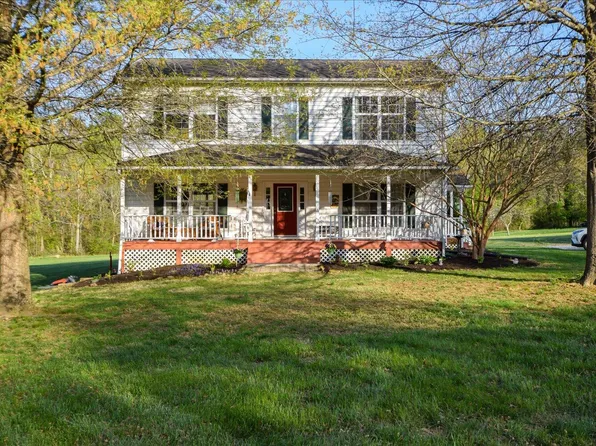 711 Coaling Rd, Troutville, VA 24175