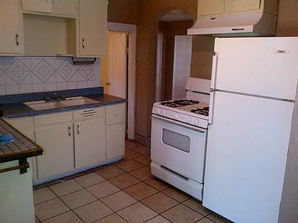 2nd image of 4728 Vine St