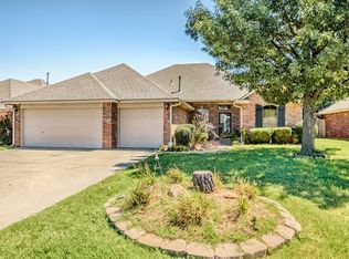10504 Walnut Hollow Dr, Oklahoma City, OK 73162
