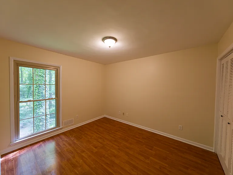 1081 Mountain Woods Ct — Photo 4