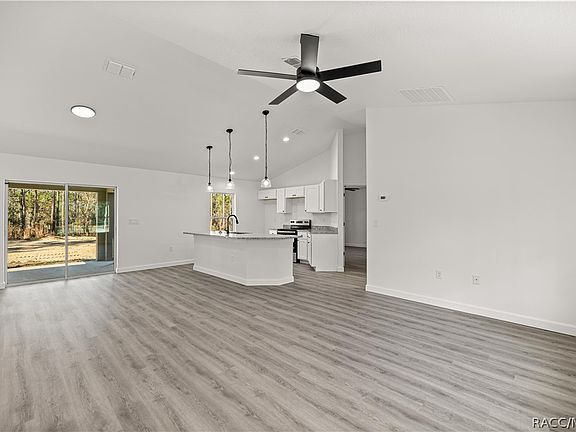 3rd image of 128 SW Alvarez Rd