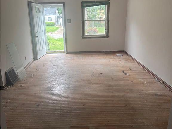 4th image of 257 S Barat Ave