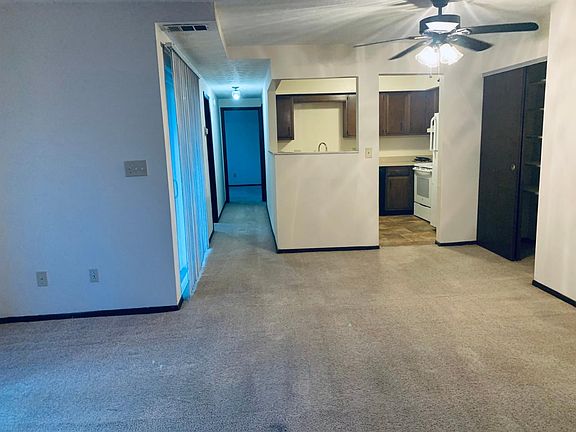 4th image of 451 Westwood Dr APT 8B