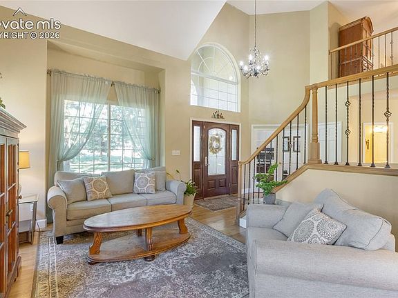 5th image of 19905 Riverglen Ln