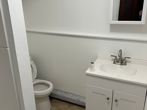 4th image of 502 Main St #1