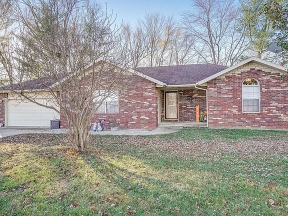 2nd image of 192 Bradley Ct