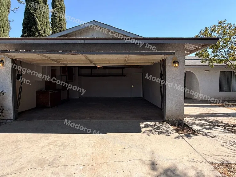 1312 Sanarita Way — Photo 35