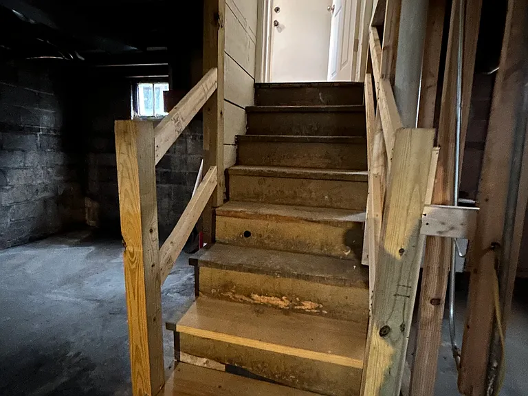 2156 Vermont St — Photo 13