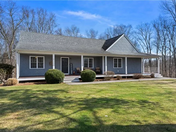 135 Sutherland Dr, Somerset, MA 02726