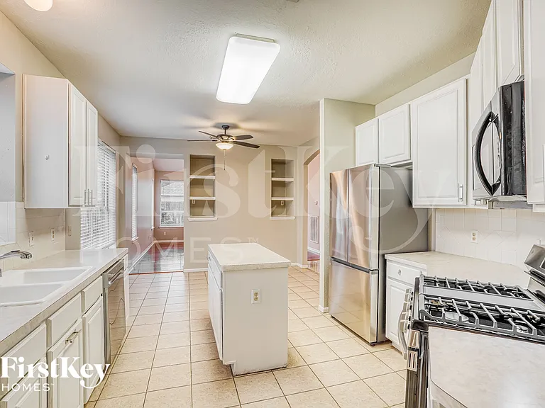 12831 Pheasant Lake Ct — Photo 7