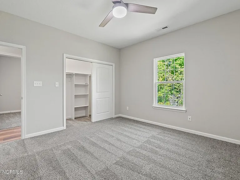 704 Harney St — Photo 4