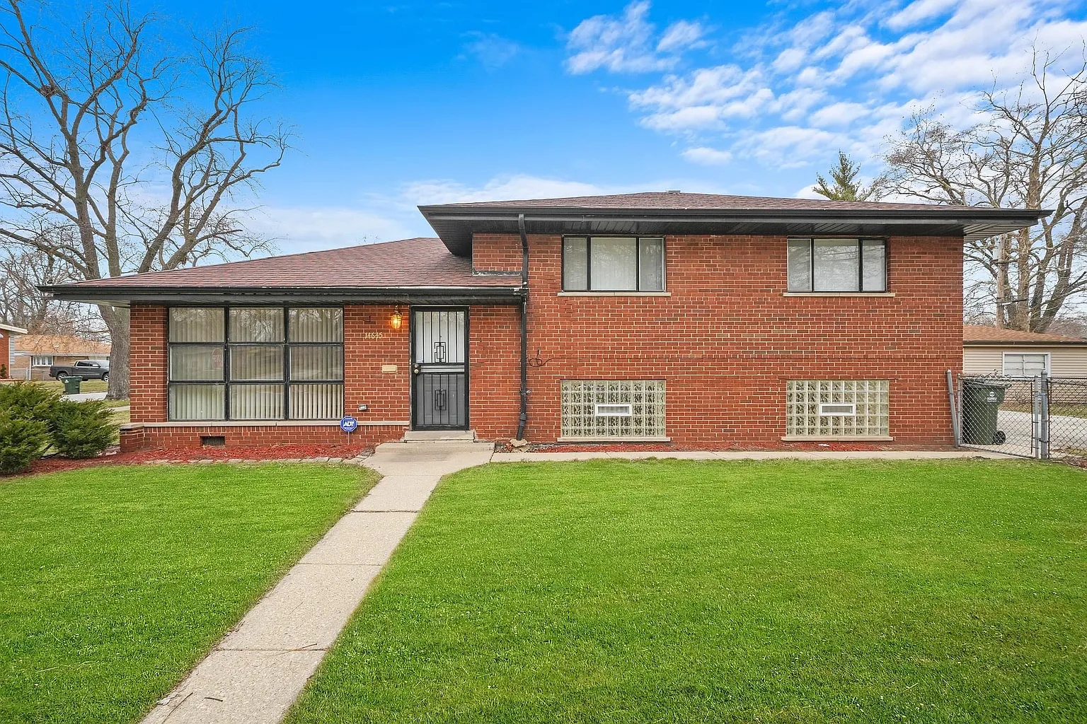 14645 Kenwood Ave photo 1