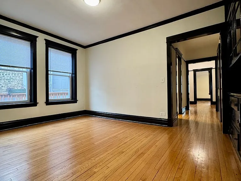 3801 N Lincoln Ave — Photo 5