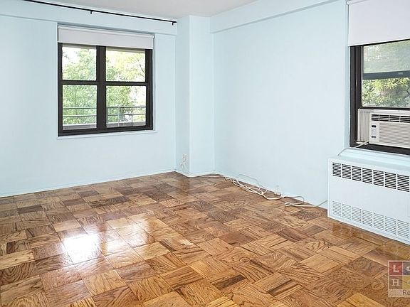 5th image of 385 Grand St APT L408