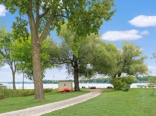 W304N2426 Maple AVENUE, Pewaukee, WI 53072