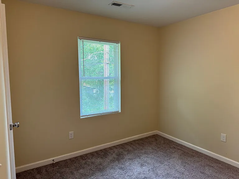 2345 Carmine St — Photo 15