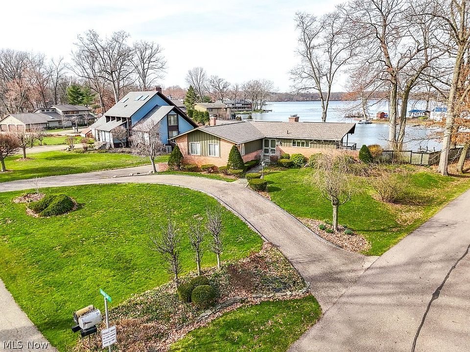 1st image of 211 S Bay Dr