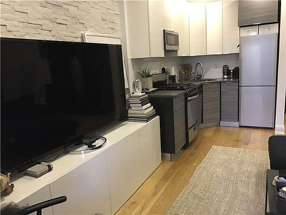 3rd image of 45 Carmine St APT 5D
