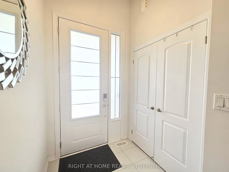 1986 Lowry Dr — Photo 2