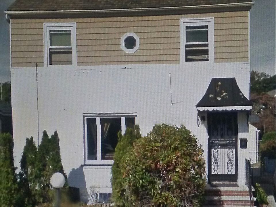 1st image of 118 225 St