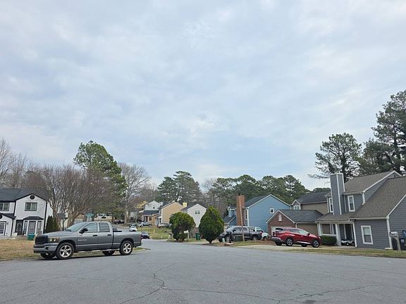 5th image of 1108 Pin Oak Dr