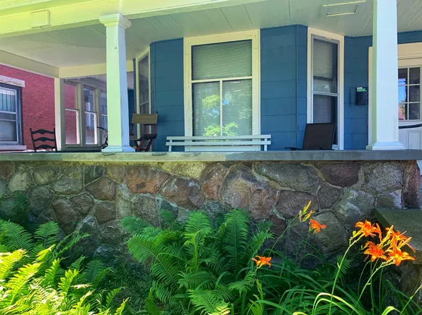 1334 Wealthy St SE #1, Grand Rapids, MI 49506