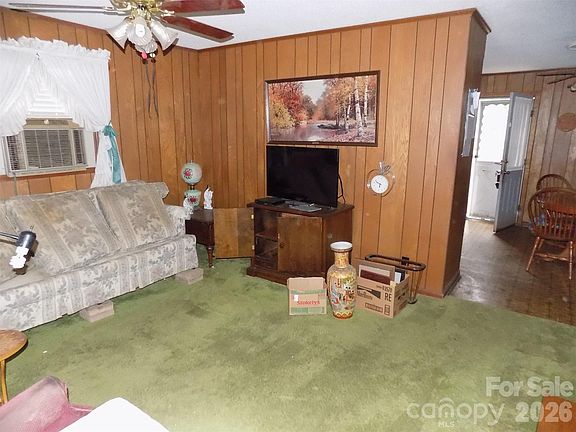 4th image of 2605 Lowell Rd