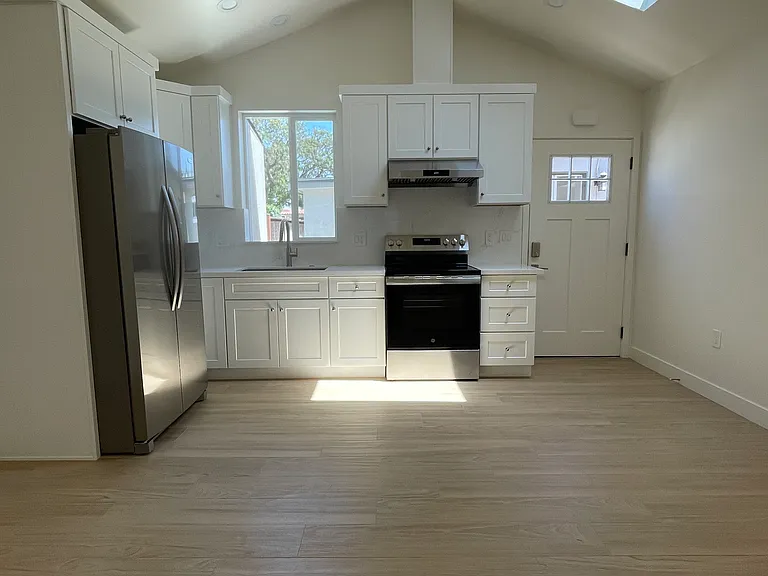 4110 E Vermont St #A — Photo 12
