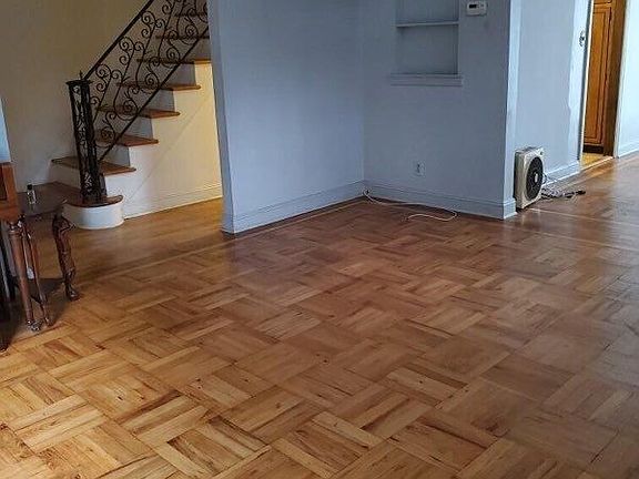4th image of 2058 Brown St