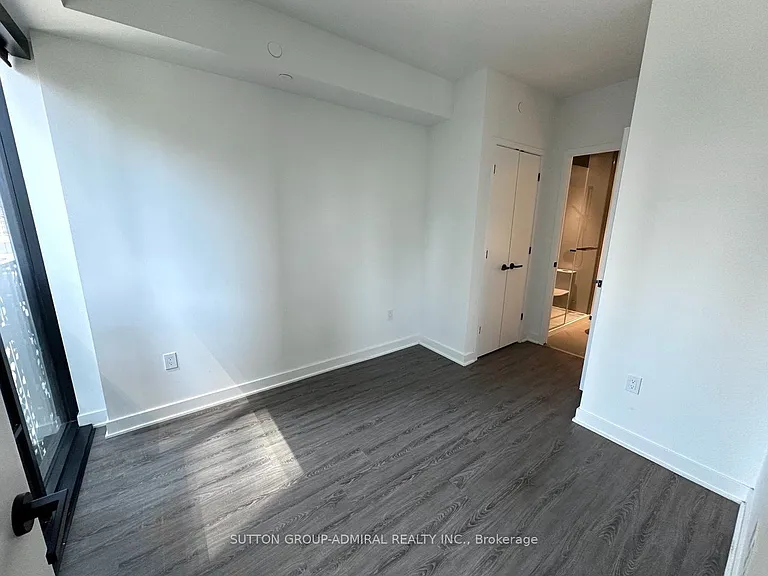 55 Charles St E #2209 — Photo 9