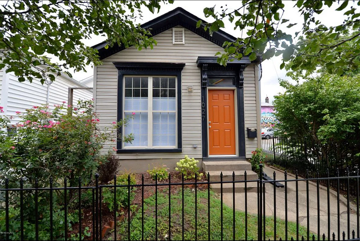 3 bed, 1468 sqft, $2,100 — Photo 1