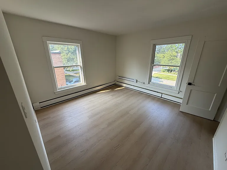 1660 2nd St #4 — Photo 4