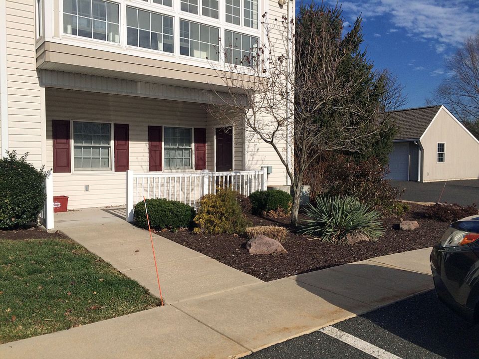 2 Bedroom end unit