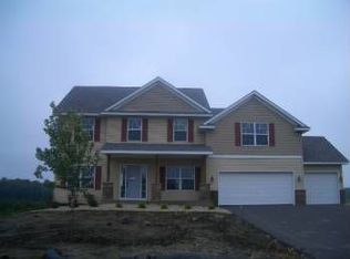 9556 Glacier Rd, Minnetrista, MN 55375