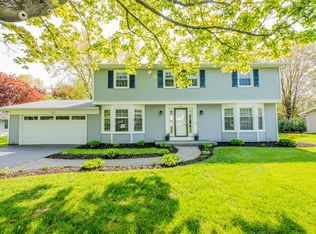 39 Wind Mill Rd, Pittsford, NY 14534