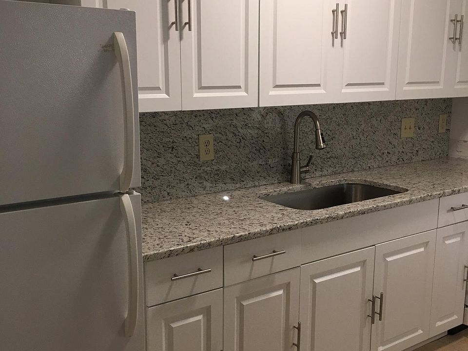 1st image of 723 SW 9th St #5