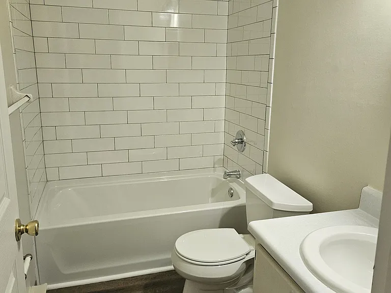 3380 Brunnerdale Ave NW #3 — Photo 7