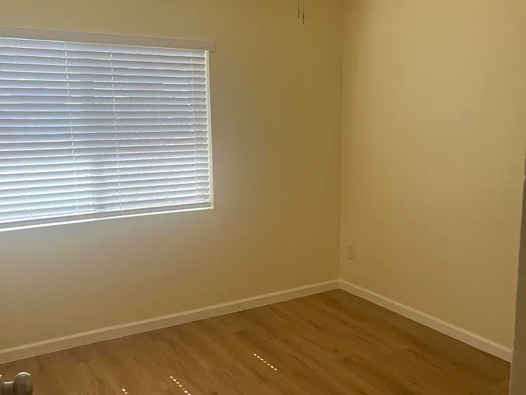6502 W Mercer Ln — Photo 16