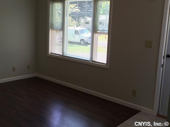 4th image of 110 Hosmer Dr