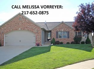 813 Racastle Rd, Chatham, IL 62629